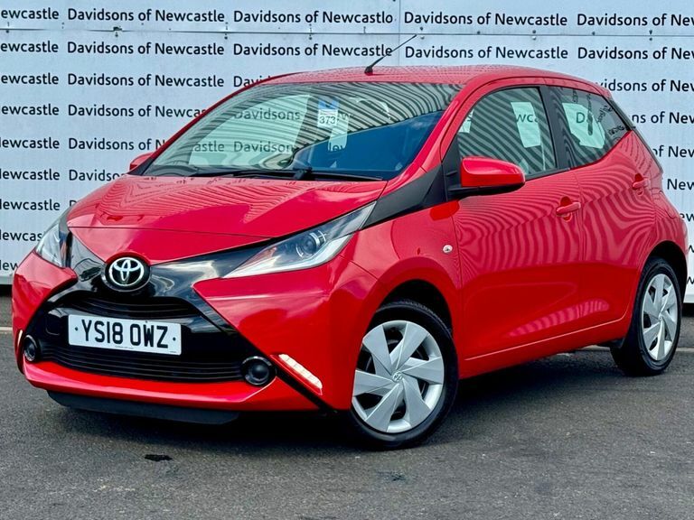 Toyota Aygo 1.0 Vvt-i X-play Hatchback Euro Red #3