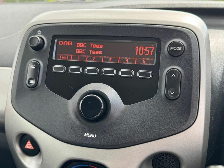 Toyota Aygo Aygo X-style Vvt-i Cvt White #28
