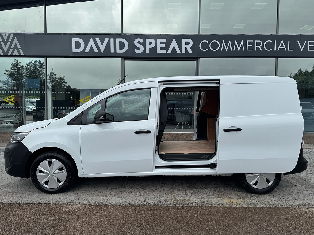 Nissan TOWNSTAR Acenta White #22