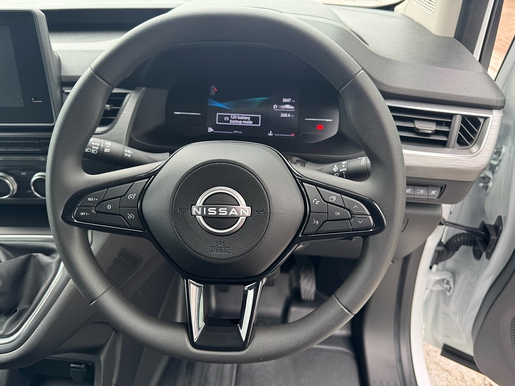 Nissan TOWNSTAR Acenta White #16