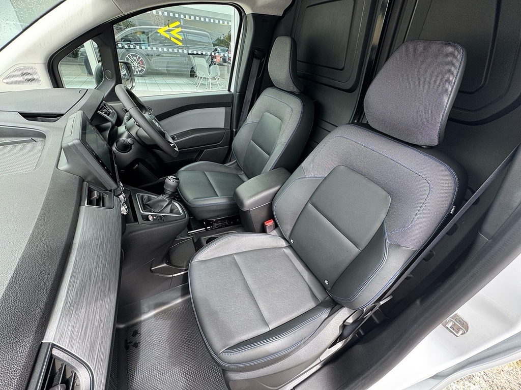 Nissan TOWNSTAR Acenta White #7