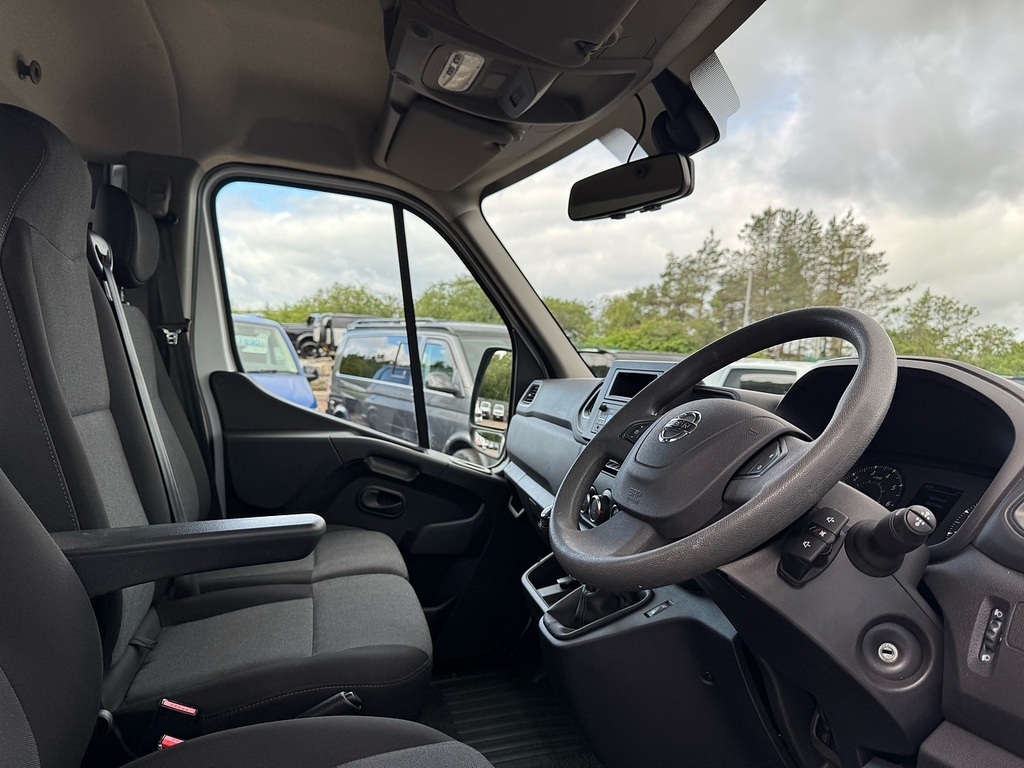 Nissan InterStar Dci 35 Tekna 145Ps L2 Tipper With No Vat, Air Con, White #5