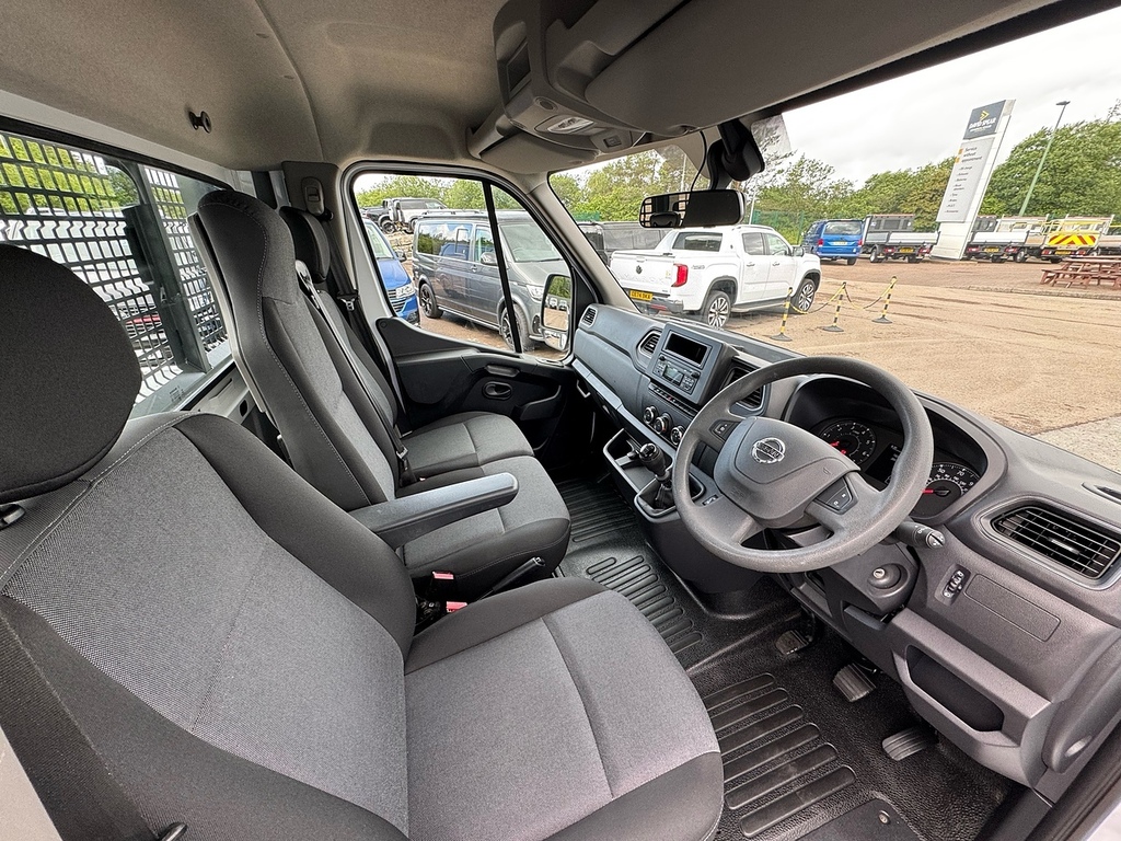 Nissan InterStar Dci Tekna L2h2 White #8