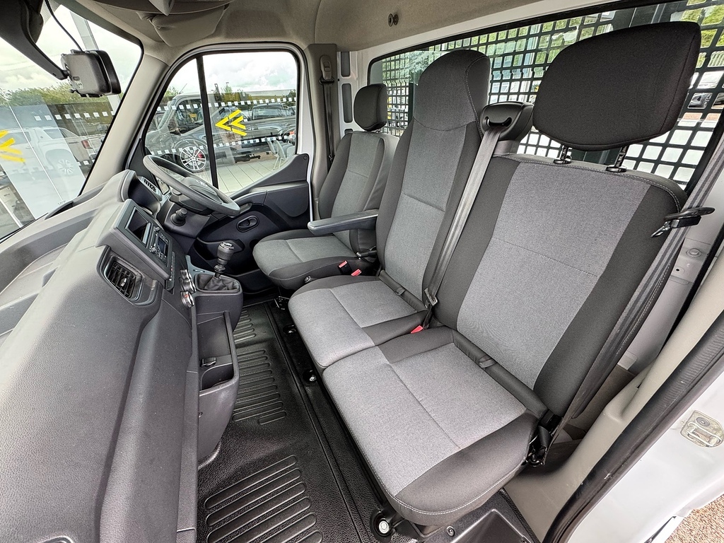 Nissan InterStar Dci Tekna L2h2 White #7