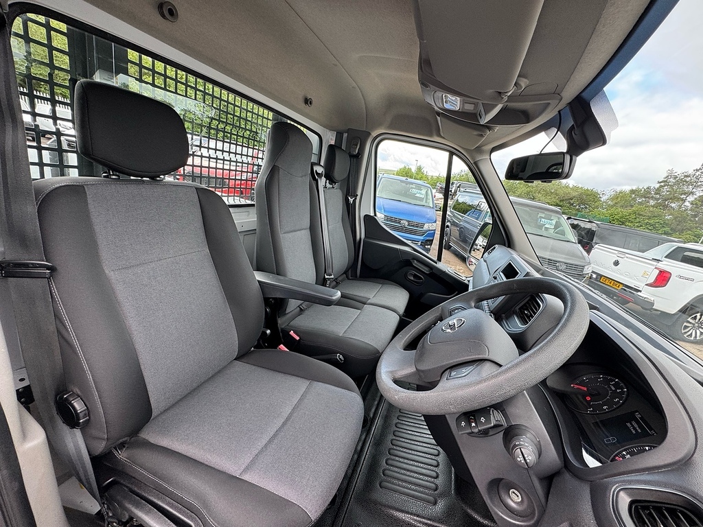 Nissan InterStar Dci Tekna L2h2 White #14