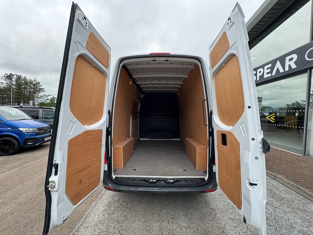 Mercedes-Benz Sprinter 315 L2 H2 Progressive Rwd White #10