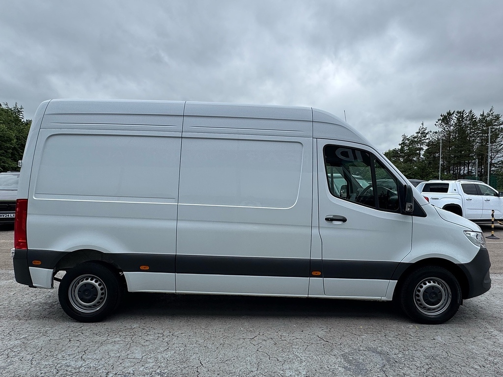 Mercedes-Benz Sprinter 315 L2 H2 Progressive Rwd White #14