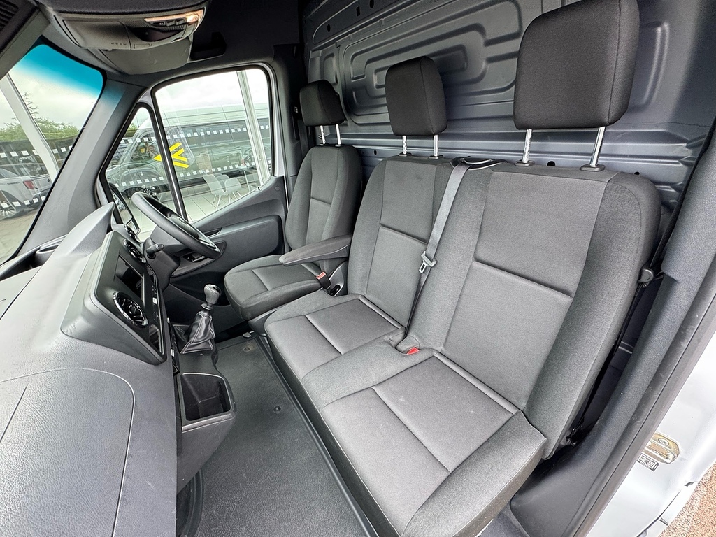 Mercedes-Benz Sprinter 315 L2 H2 Progressive Rwd White #7