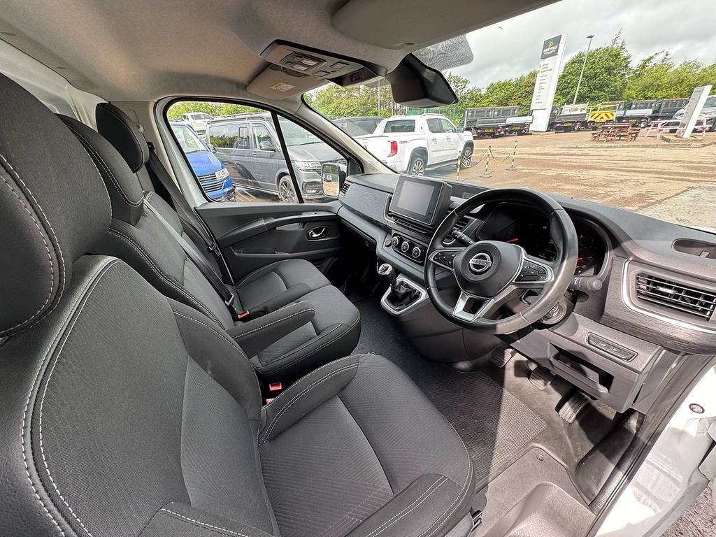 Nissan Primastar 2.0 Dci 150Ps H1 Tekna Van Black #9
