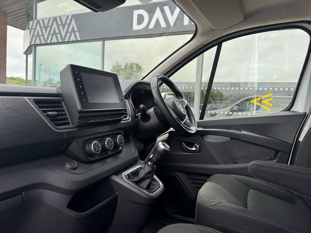 Nissan Primastar 2.0 Dci 150Ps H1 Tekna Van Black #13