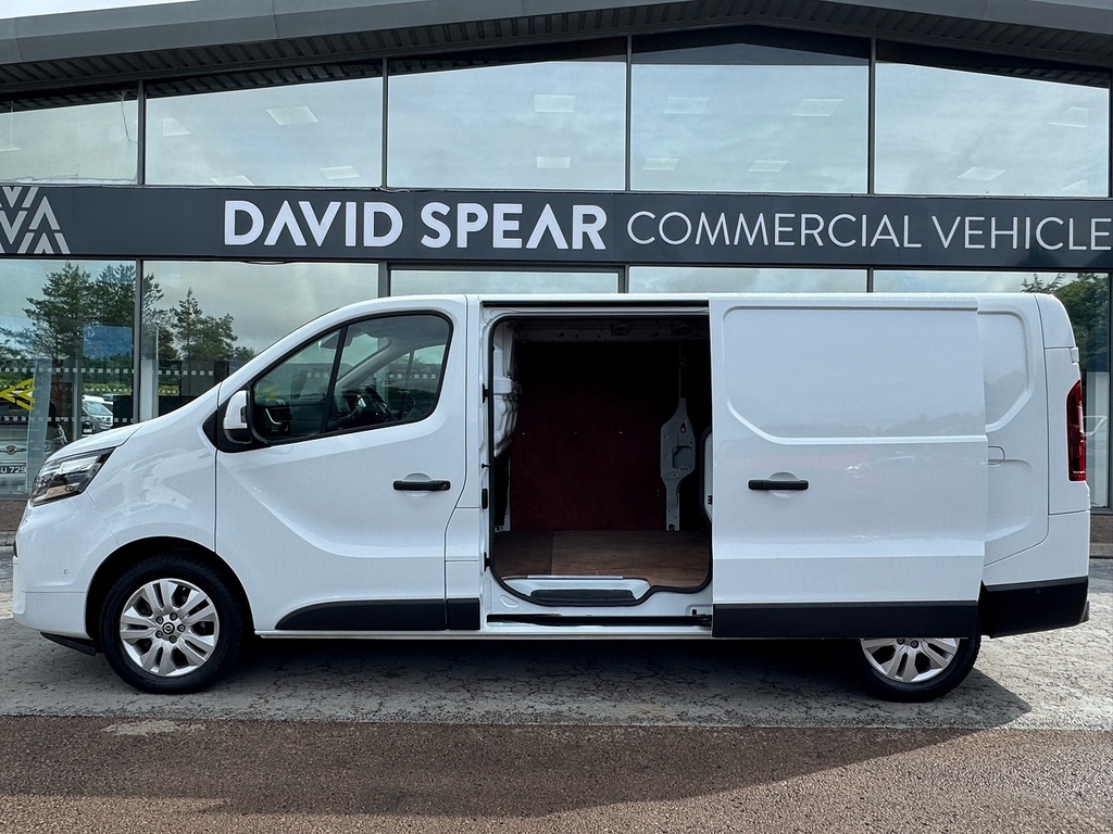 Nissan Primastar 2.0 Dci 150Ps H1 Tekna Van Black #17