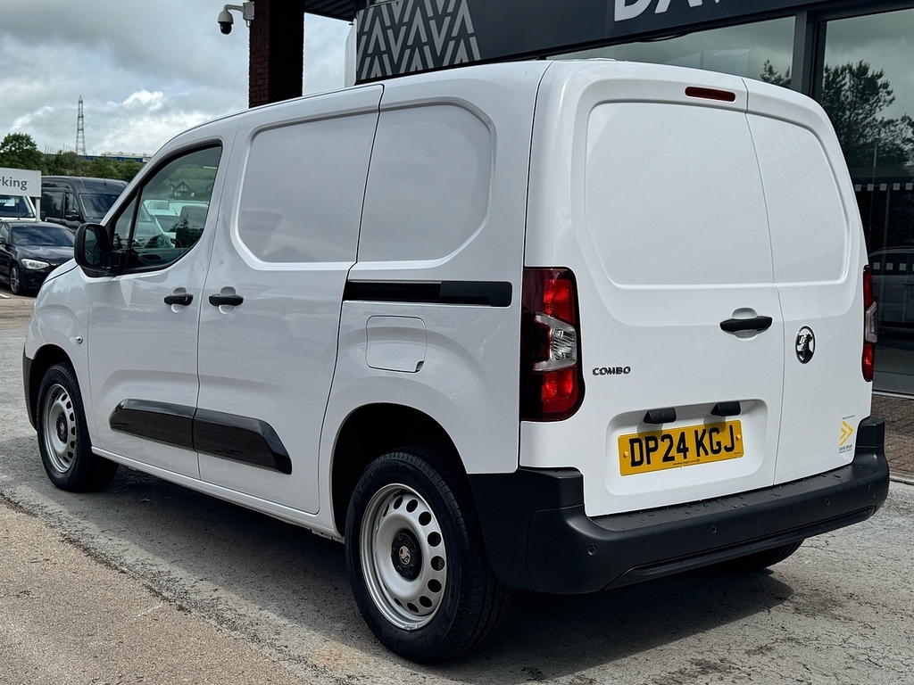 Vauxhall Combo Turbo D 2300 Prime 100Ps Swb With Air Con, Low Mil White #4