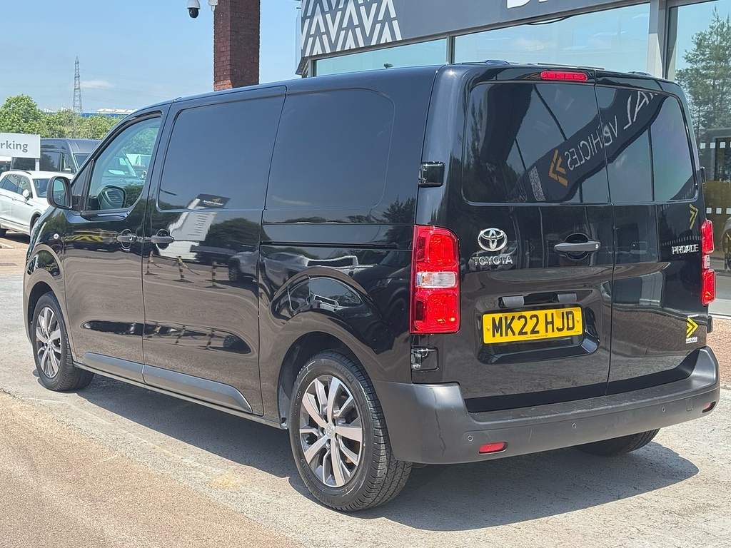 Toyota PROACE D Icon Mwb 120Ps With Air Con, Reverse Sensors S Black #4