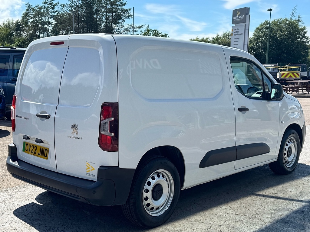 Peugeot E-Partner 800 Professional Premium Swb 136Ps With Air White #2