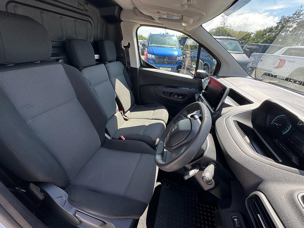 Peugeot E-Partner 50Kwh Professional Premium 750 White #22
