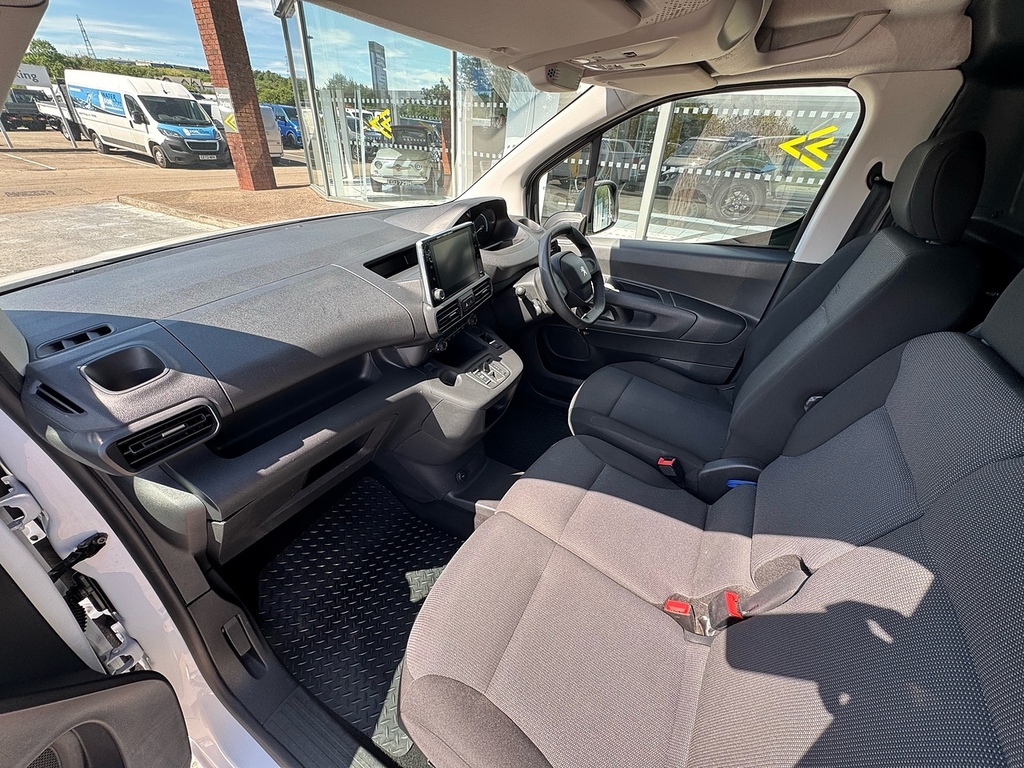 Peugeot E-Partner 50Kwh Professional Premium 750 White #21