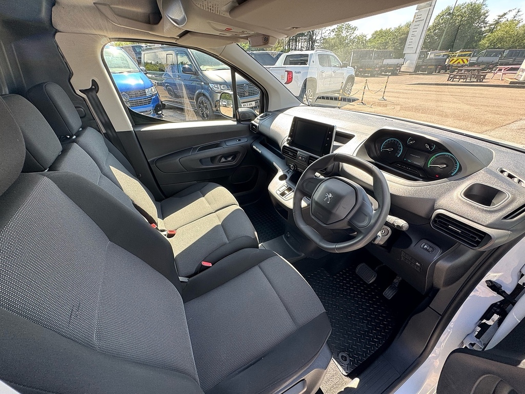 Peugeot E-Partner 50Kwh Professional Premium 750 White #8
