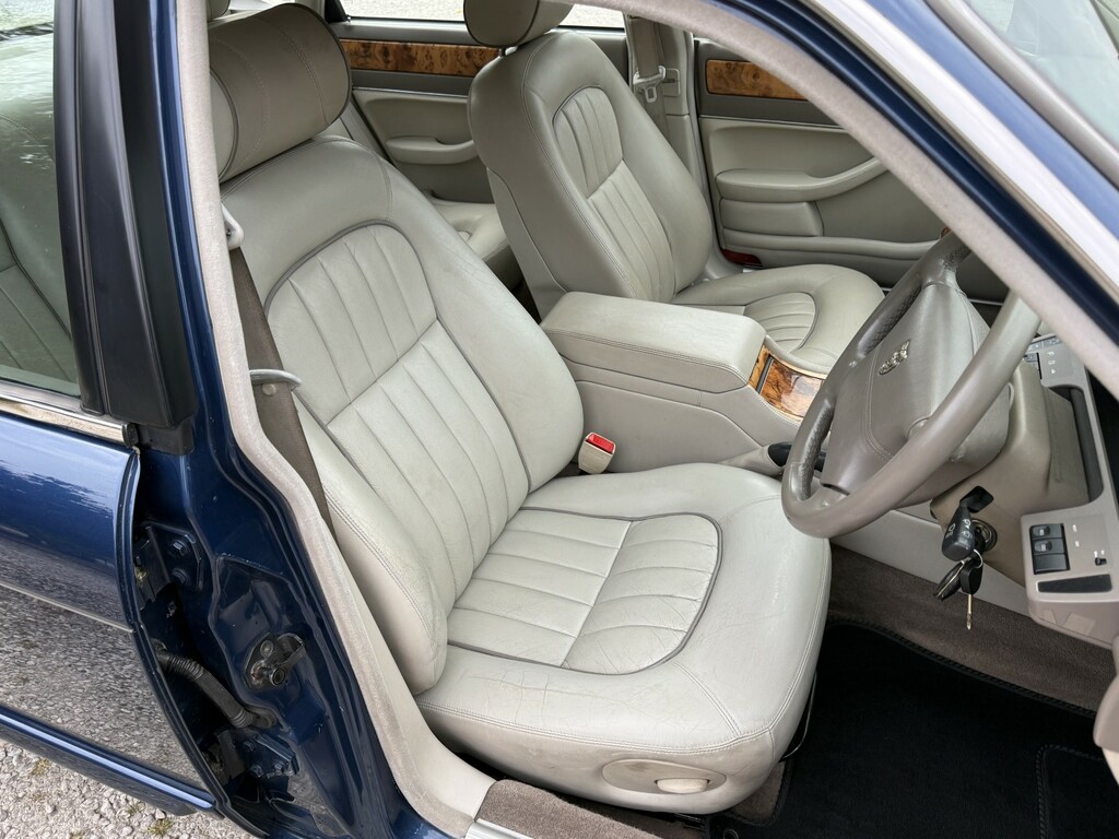 Jaguar XJ Auto Red #10