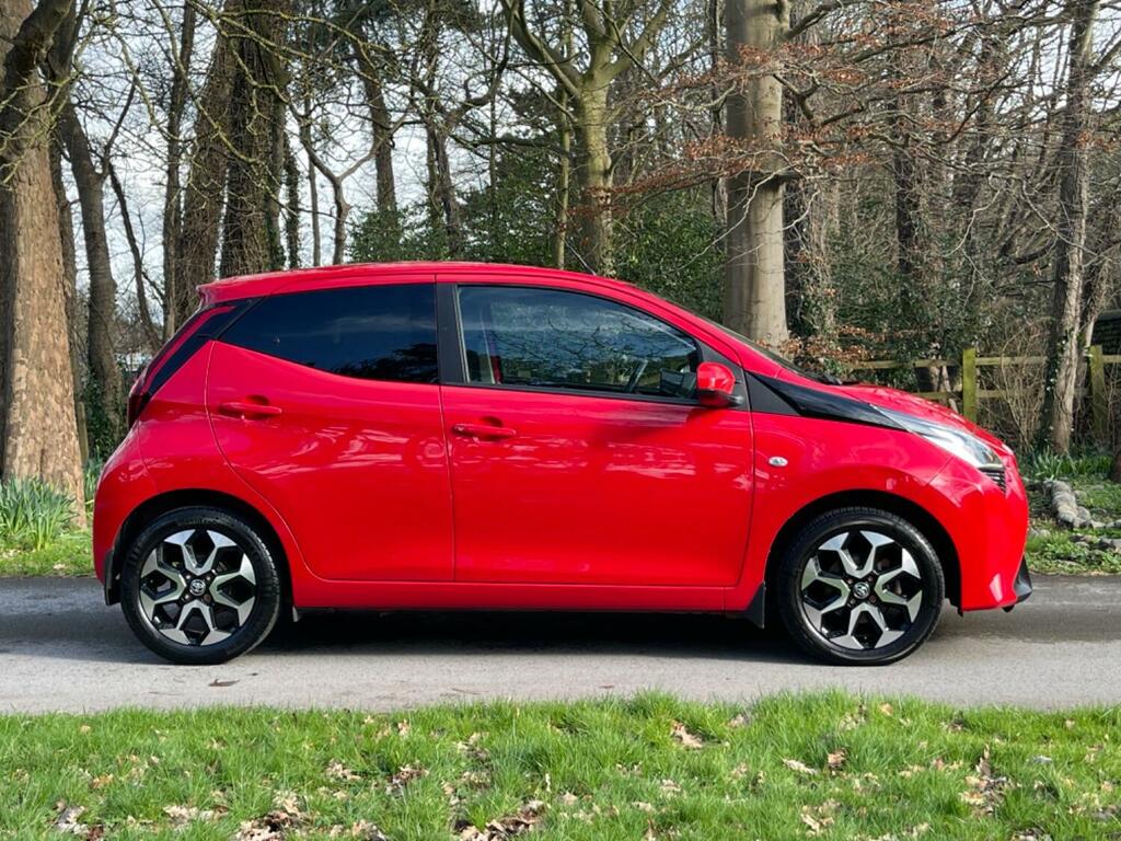Toyota Aygo 1.0 Vvt-i X-plore Euro 6 Red #2