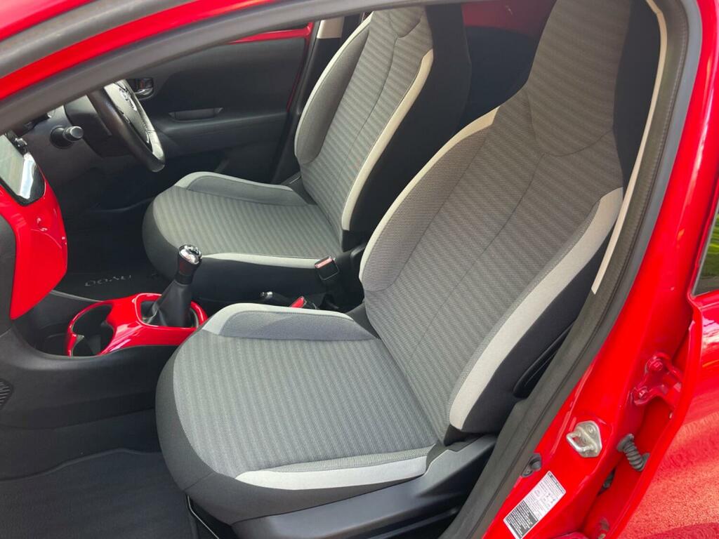 Toyota Aygo 1L X White #13