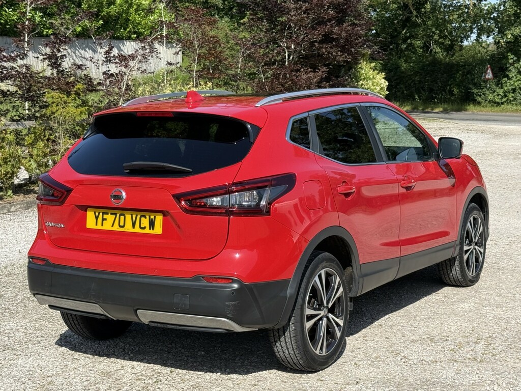 Nissan Qashqai 1.3 Dig-t N-connecta Red #2