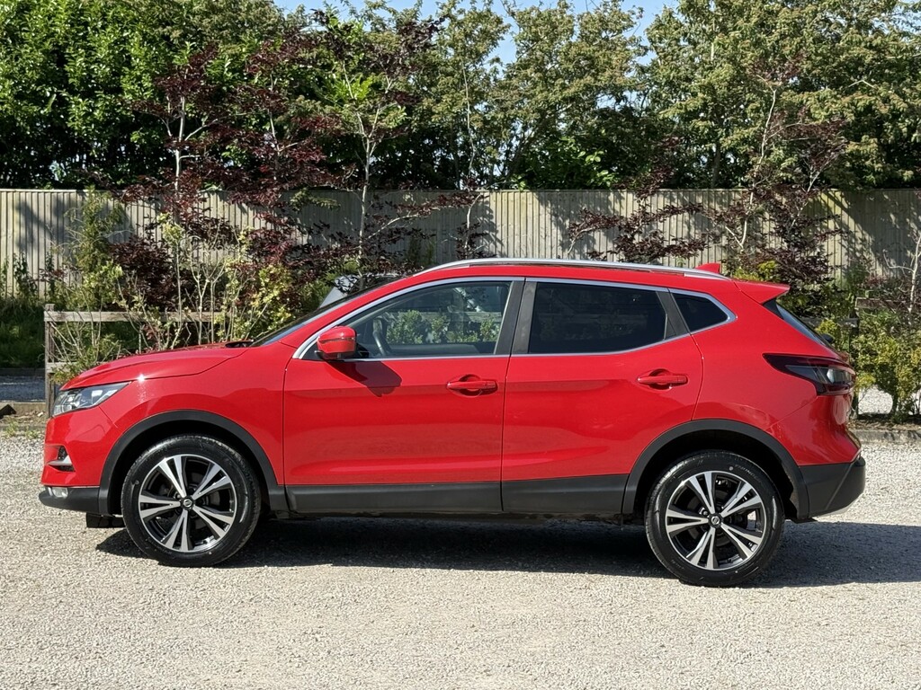 Nissan Qashqai 1.3 Dig-t N-connecta Red #5