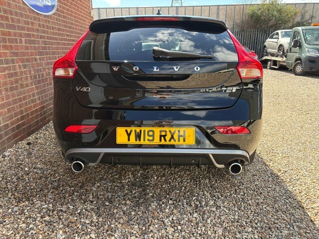 Volvo V40 T2 122 R Design Edition Grey #40