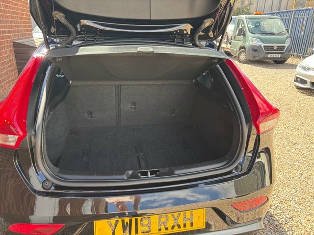 Volvo V40 T2 122 R Design Edition Grey #41