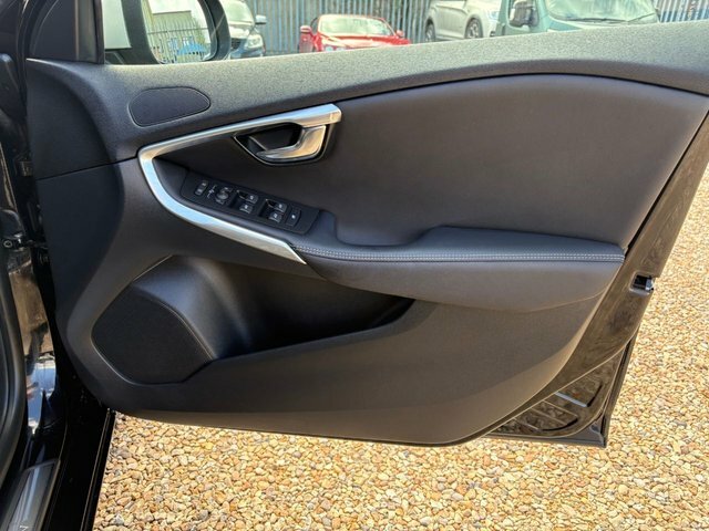 Volvo V40 T2 122 R Design Edition Grey #52
