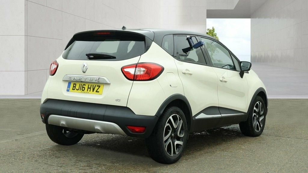 Renault Captur 1.5L Signature Nav White #4