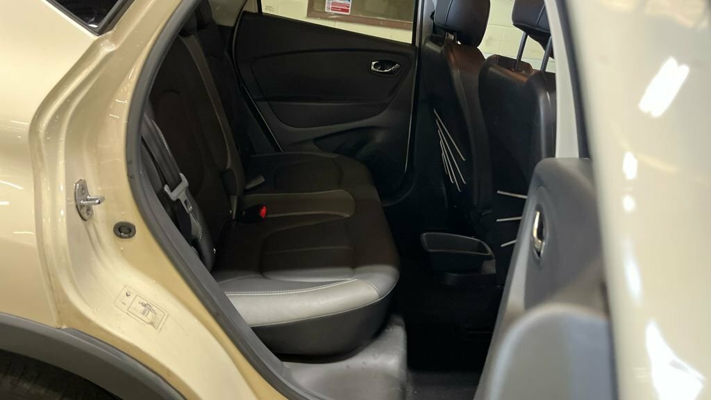 Renault Captur 1.5L Signature Nav White #6