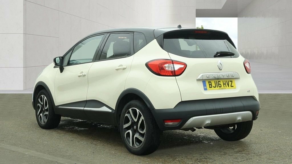 Renault Captur 1.5L Signature Nav White #3