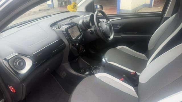 Toyota Aygo 1L X-clusiv YR65XHG Black #4