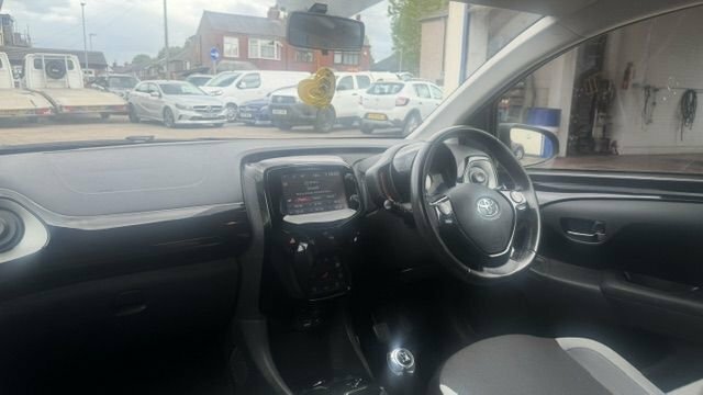 Toyota Aygo 1L X-clusiv YR65XHG Black #6