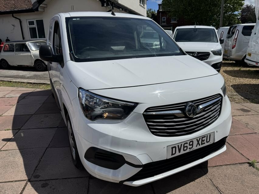 Vauxhall Combo 1.6L Sportive White #2