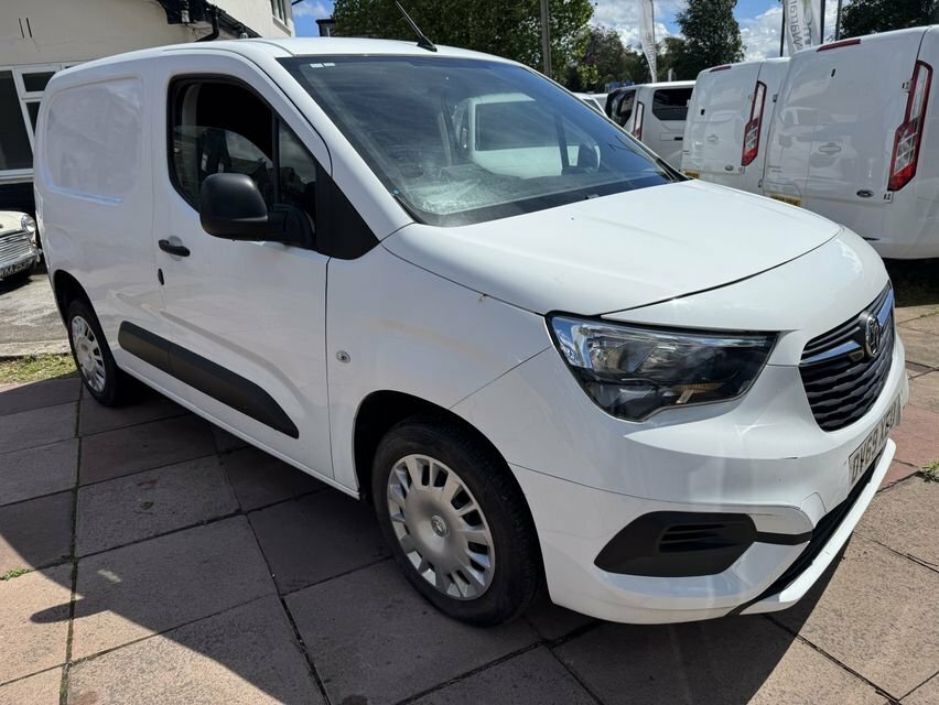Vauxhall Combo 1.6L Sportive White
