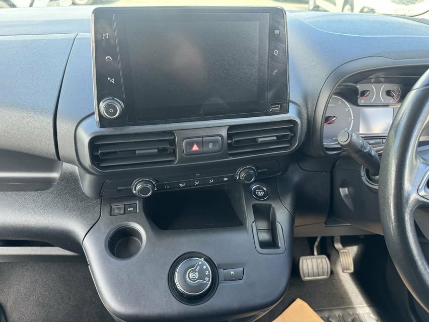 Vauxhall Combo 1.5L Edition White #5
