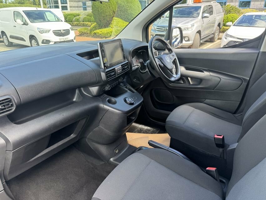 Vauxhall Combo 1.5L Edition White #4