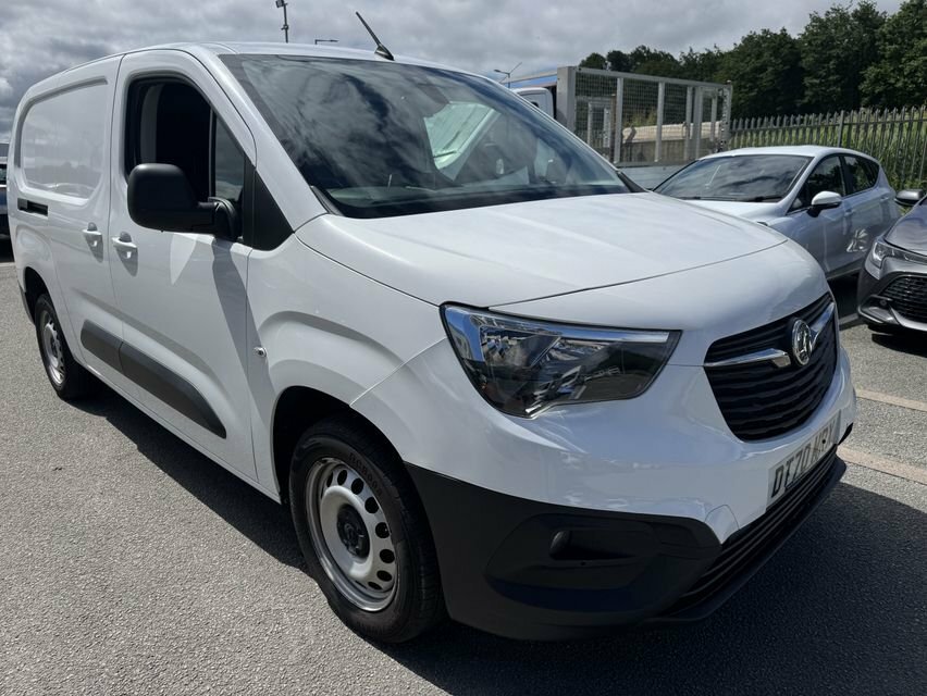 Vauxhall Combo 1.5L Edition White