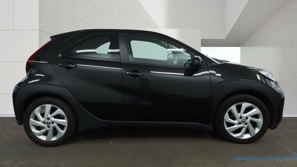 Toyota Aygo X 1L Pure Black #5