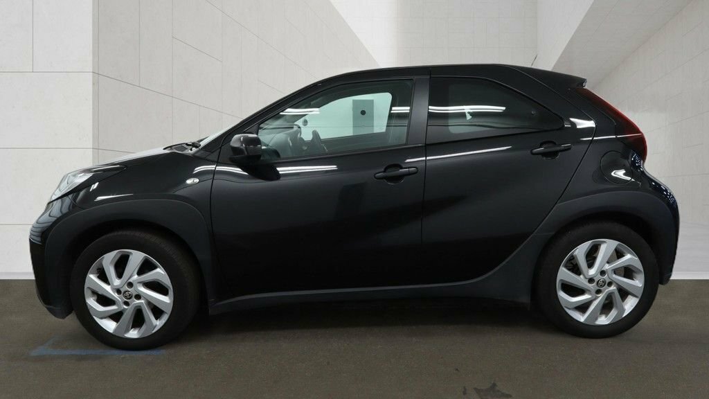 Toyota Aygo X 1L Pure Black #6