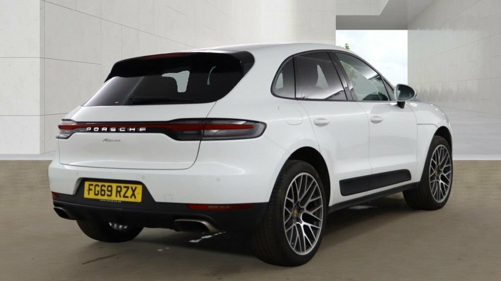 Porsche Macan 2L Null White #4