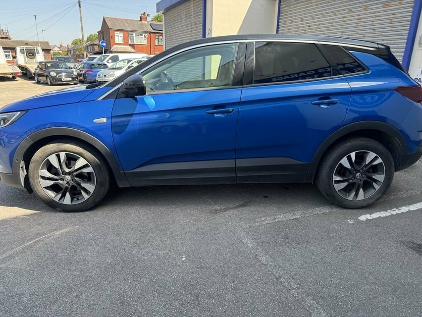Vauxhall Grandland X 1.5L Sri Nav Blue #4