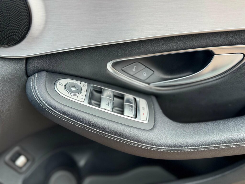 Mercedes-Benz C Class Black #30