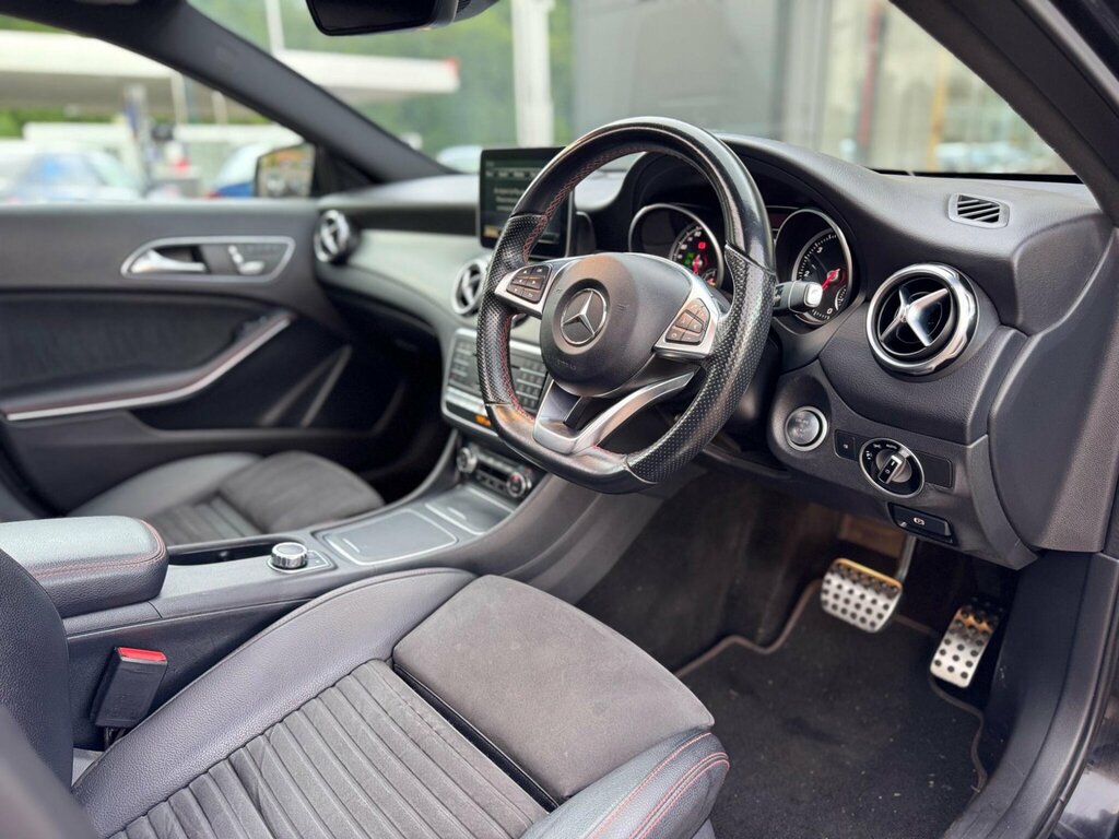 Mercedes-Benz GLA Class Gla 220 D Black #15
