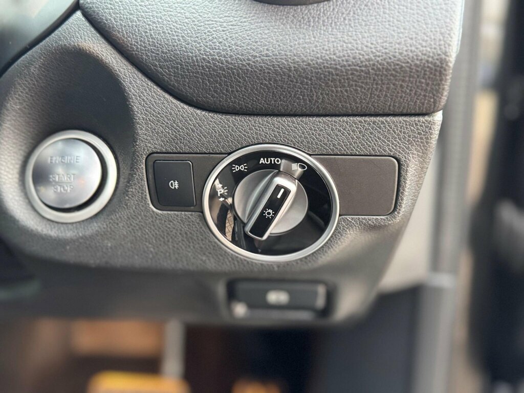 Mercedes-Benz GLA Class Gla 220 D Black #20