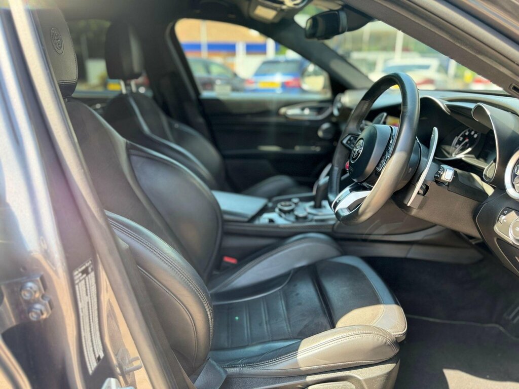Alfa Romeo Giulia 2.0L Tb 280 Bhp Red #19