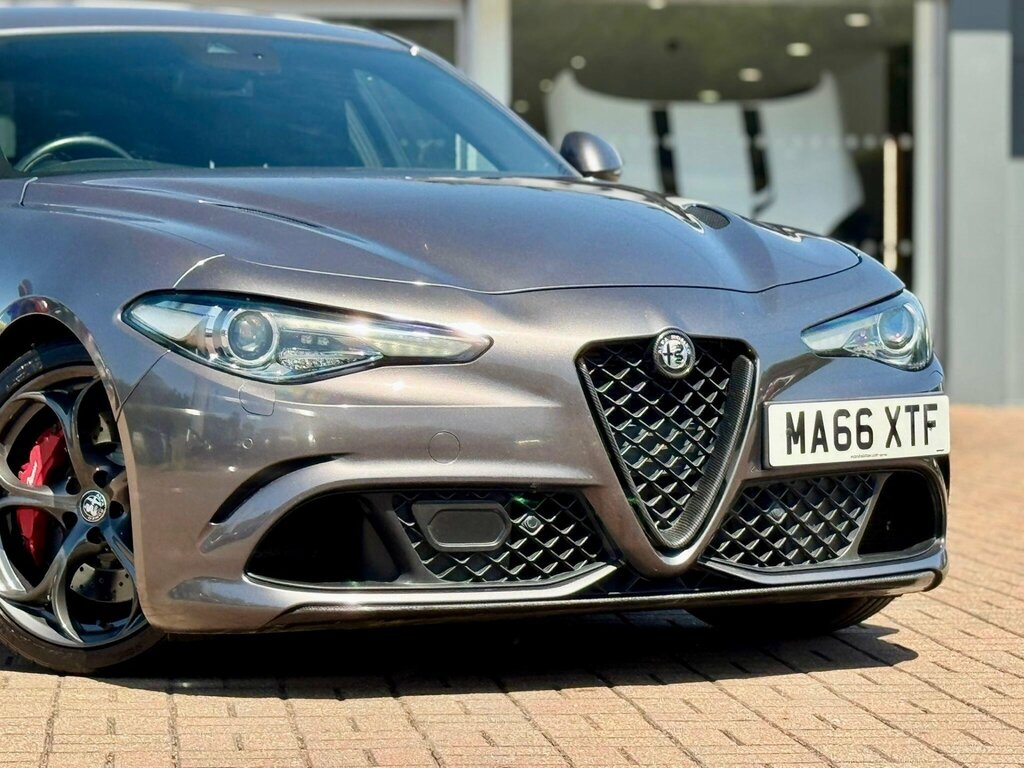 Alfa Romeo Giulia 2.0L Tb 280 Bhp Red #8