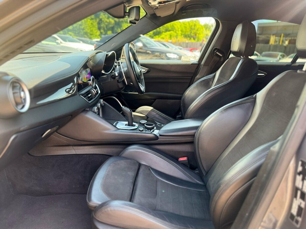 Alfa Romeo Giulia 2.0L Tb 280 Bhp Red #35