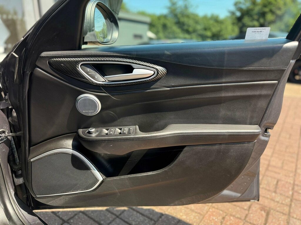 Alfa Romeo Giulia 2.0L Tb 280 Bhp Red #27